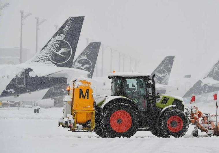 El temporal en Centroeuropa y el viento complican el tráfico aéreo en Loiu: otros tres vuelos cancelados y tres desviados
